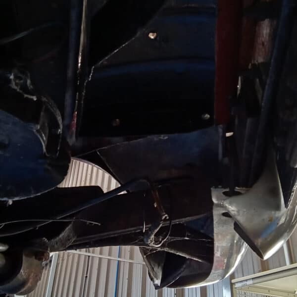 140726 1952 Bentley MkVI Drophead Grill Bolts Missing 4