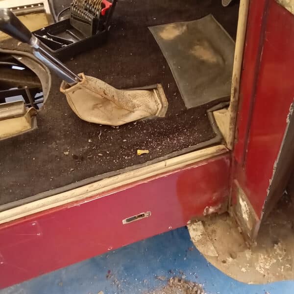 140726 1952 Bentley MkVI Drophead Internal Light Door Switch