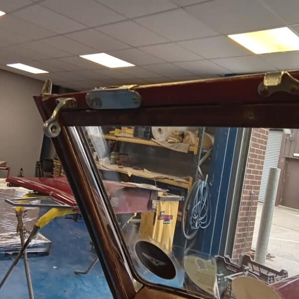 140726 1952 Bentley MkVI Drophead Windscreen Trim and Dash Removed 5