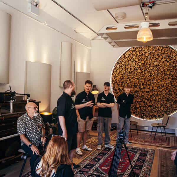 140726 Decoy Studios x We Are Music 3