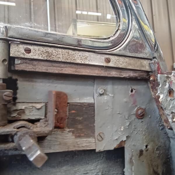 150726 1952 Bentley MkVI Drophead NS Door Teardown Photos 16