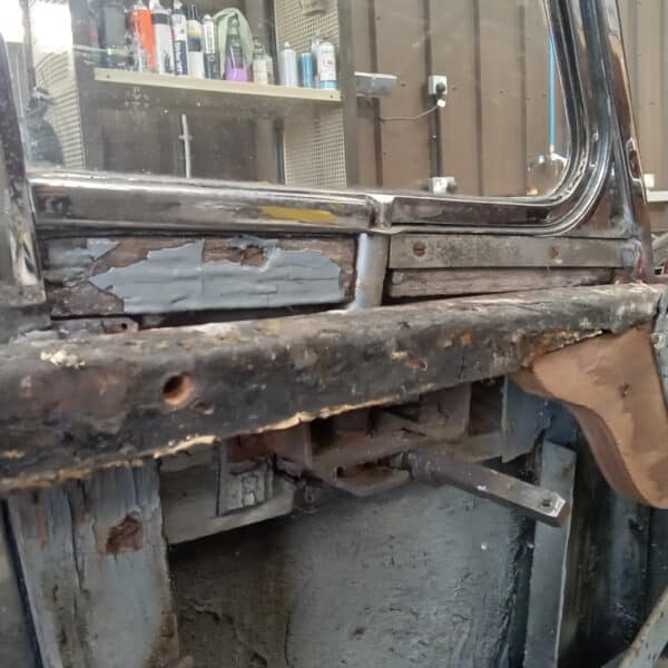 150726 1952 Bentley MkVI Drophead NS Door Teardown Photos 22