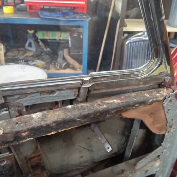 150726 1952 Bentley MkVI Drophead NS Door Teardown Photos 25