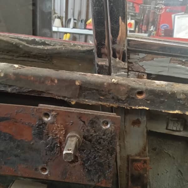 150726 1952 Bentley MkVI Drophead NS Door Teardown Photos 27