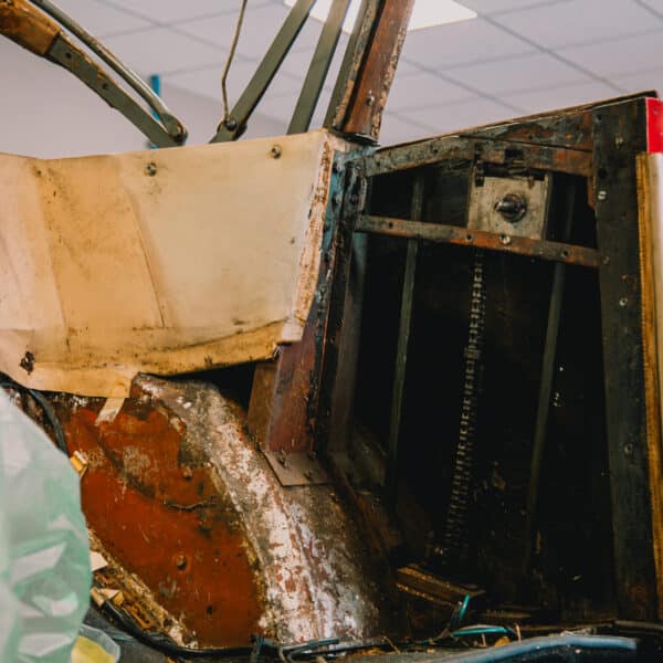 150726 1952 Bentley MkVI Drophead Teardown 29