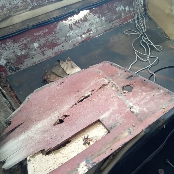 160726 1952 Bentley MkVI Drophead Interior Panels Removal 5