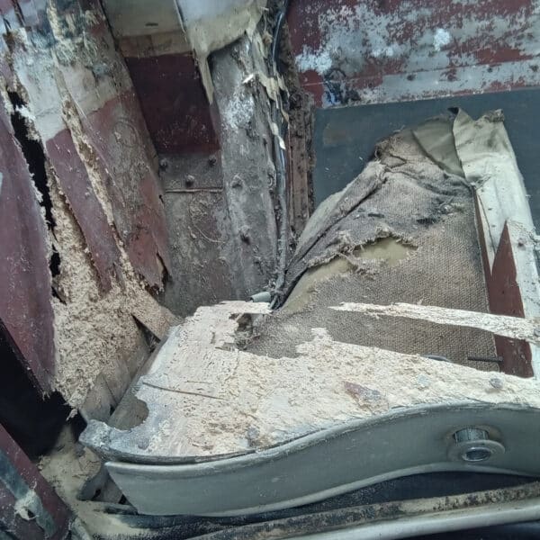 160726 1952 Bentley MkVI Drophead Interior Panels Removal 7