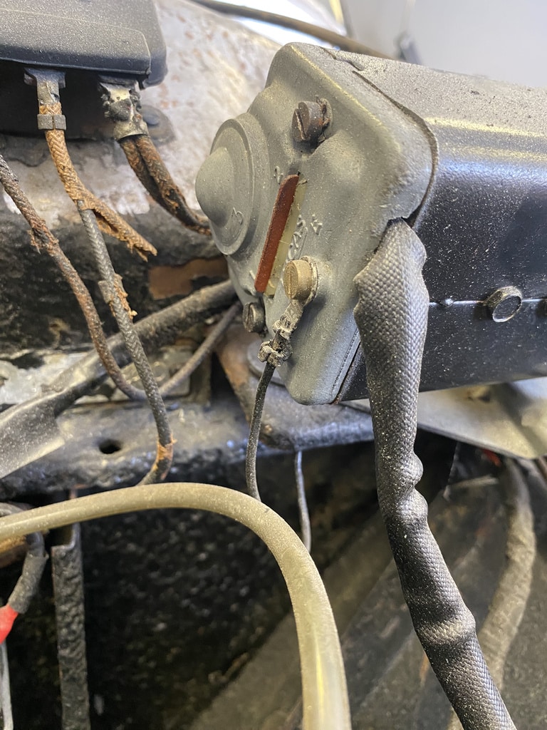 160726 1958 Rover 90 Wiper Motors and Arms Removed 3