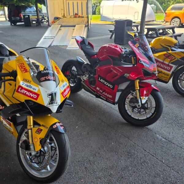 160726 Ducatis arriving at Kempton Park 12