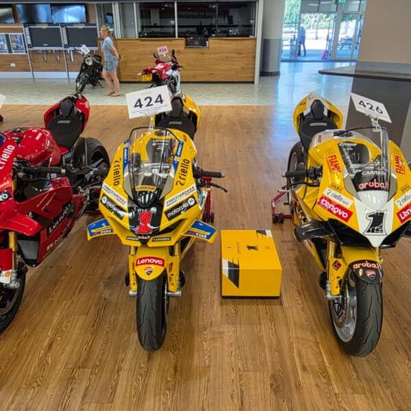 160726 Ducatis arriving at Kempton Park 2