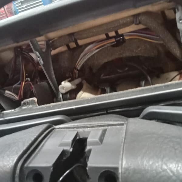 310726 1989 Volkswagen Golf GTi PDI Repairs 5
