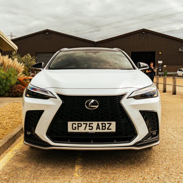 Lexus NH450H 10