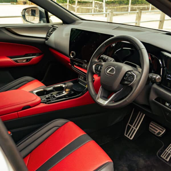 Lexus NH450H 11