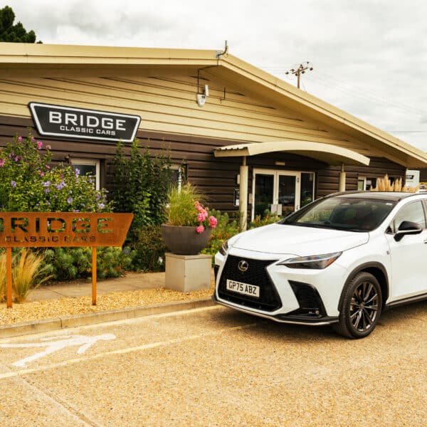 Lexus NH450H 2 1
