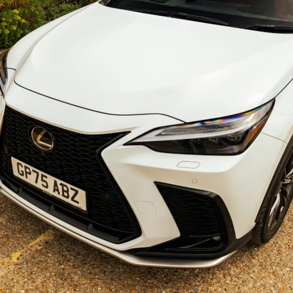 Lexus NH450H 9
