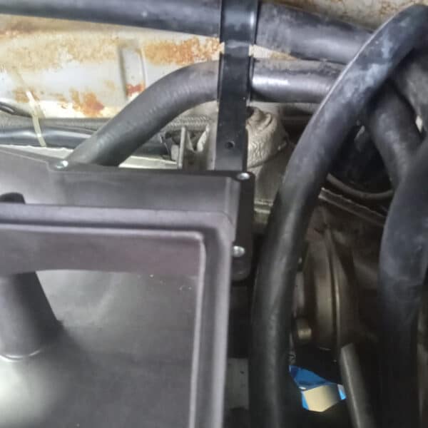 040826 1981 Porsche 911 Air box bracket