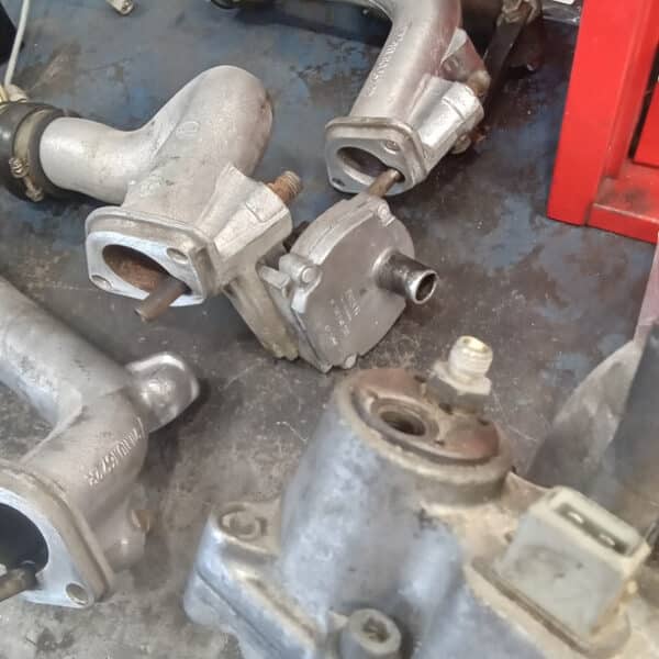 040826 1981 Porsche 911 Fuel Pressure Connector Regulator and Manifold Studs 15