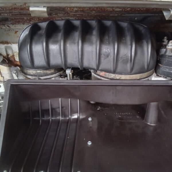 050826 1981 Porsche 911 Air Box Refitted