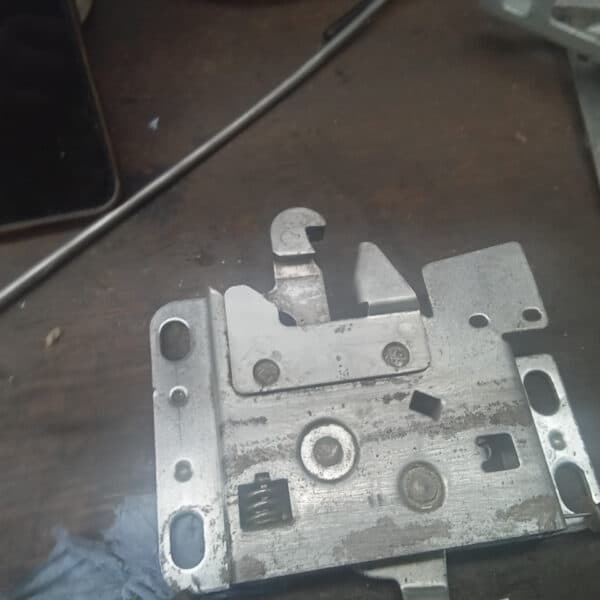 070726 1987 Mercedes 500SL Roof Mechanism Cleaned 3