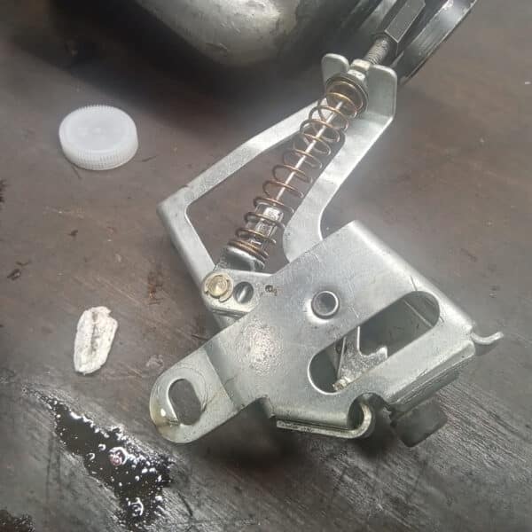 070726 1987 Mercedes 500SL Roof Mechanism Cleaned 4