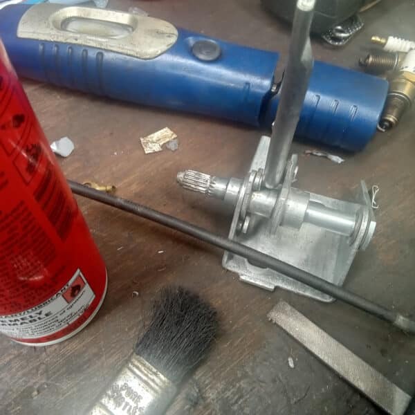 070726 1987 Mercedes 500SL Roof Mechanism Cleaned