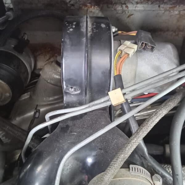 280726 1981 Porsche 911 Air Box Removed 12