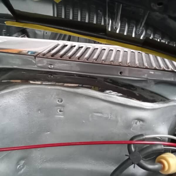 280726 1987 Mercedes 500SL Heater Controls and Scuttle Grilles 13