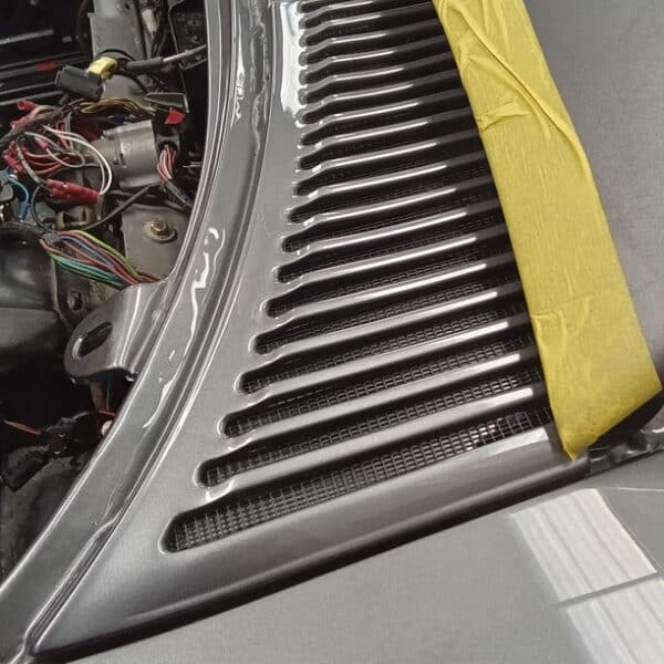 280726 1987 Mercedes 500SL Heater Controls and Scuttle Grilles 15