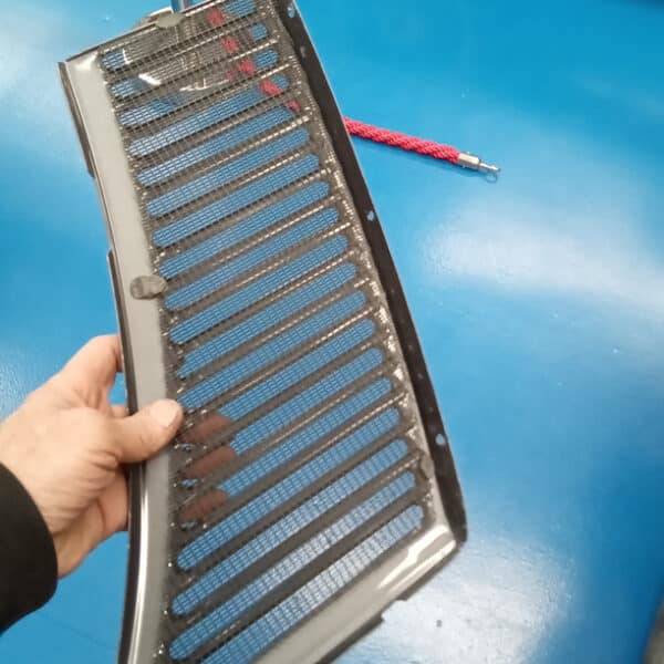 280726 1987 Mercedes 500SL Heater Controls and Scuttle Grilles 20