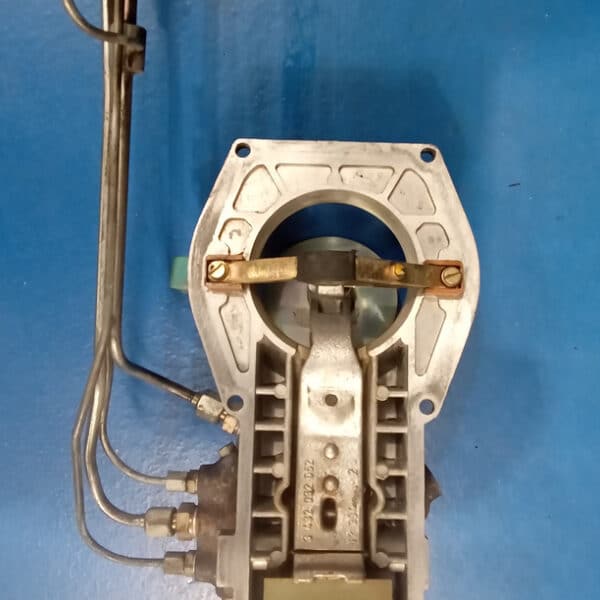 310726 1981 Porsche 911 Inlets Throttle Body and Metering Unit Cleaned 2