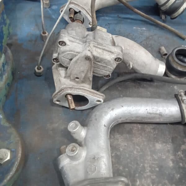 310726 1981 Porsche 911 Inlets Throttle Body and Metering Unit Cleaned 6