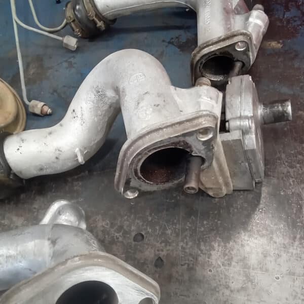 310726 1981 Porsche 911 Inlets Throttle Body and Metering Unit Cleaned 9