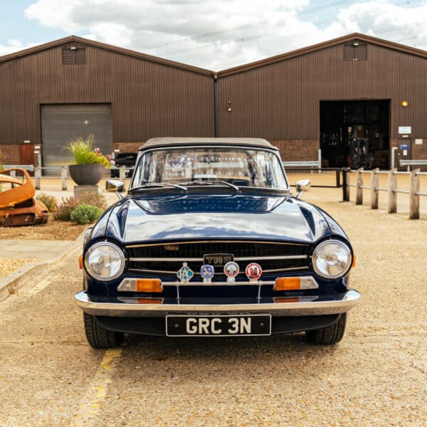 Triumph TR6 Blue 2