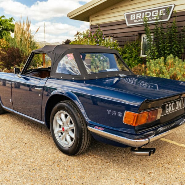 Triumph TR6 Blue 6