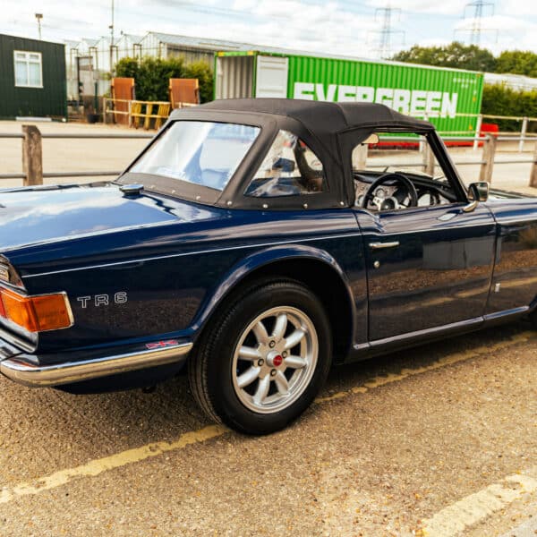 Triumph TR6 Blue 8
