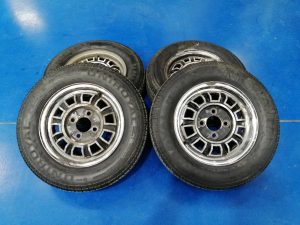 060122 - 1973 MGB GT V8 (purple) Original Wheels (3)