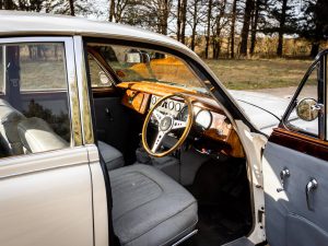 1966 Jaguar MK2-14