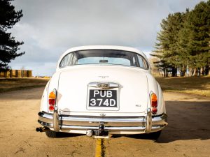 1966 Jaguar MK2-20