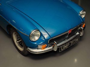 1973 MG B Blue_ (40)