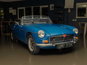 1973 MG B Blue_ (41)