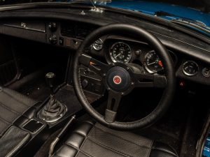 1973 MG B Blue_ (44)