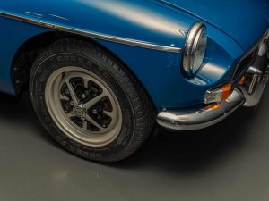 1973 MG B Blue_ (60)