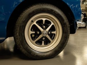 1973 MG B Blue_ (74)