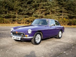 1973 MGB GT V8 purple-03