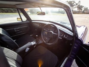 1973 MGB GT V8 purple-07