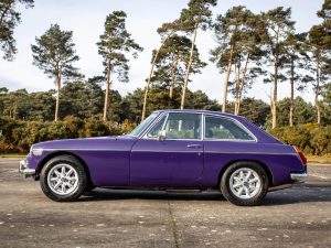 1973 MGB GT V8 purple-14