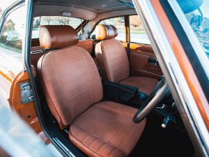 1975 MGB GT V8 - Orange-08