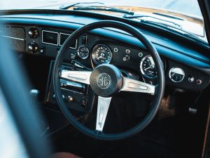 1975 MGB GT V8 - Orange-10