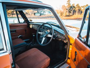 1975 MGB GT V8 - Orange-11