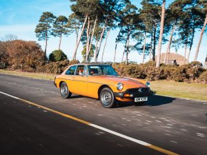 1975 MGB GT V8 - Orange - in motion-2